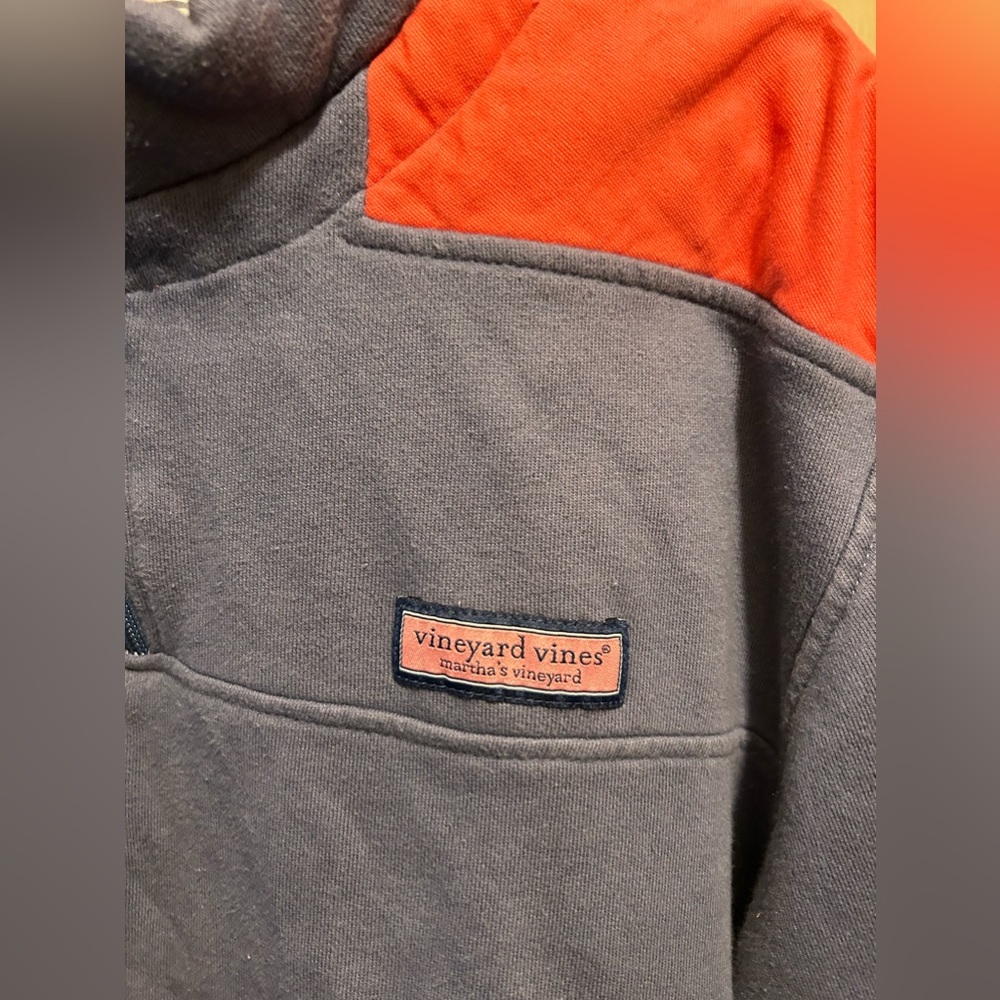 Men’s Navy Quarter Zip - Vineyard Vines size Large
